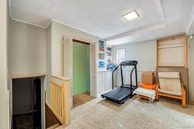 7 N Terrace Place, Valley Stream, NY 11580