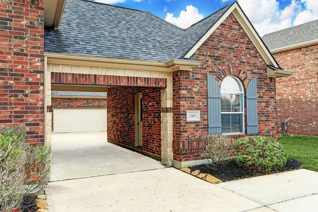 1306 Laurel Leaf Lane, Pearland, TX 77581