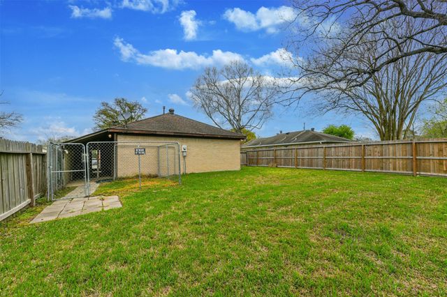 4655 Orange Circle S, Pearland, TX 77581