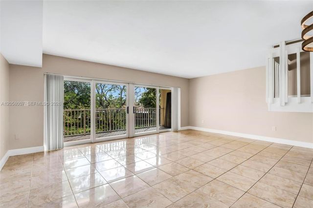 9937 NW 9th St Circle 1219, Miami, FL 33172
