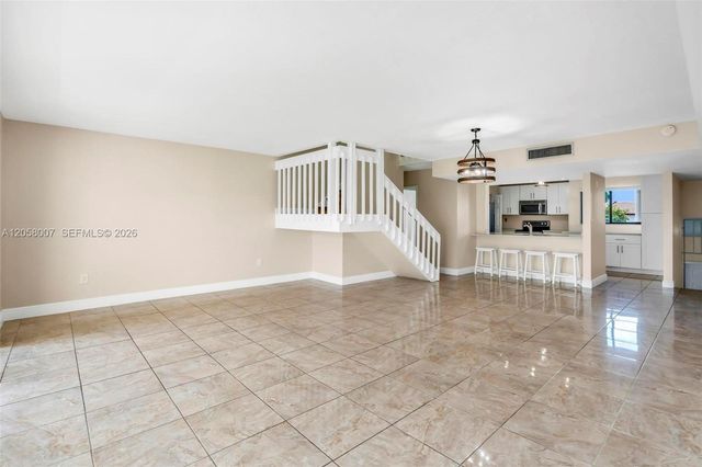 9937 NW 9th St Circle 1219, Miami, FL 33172