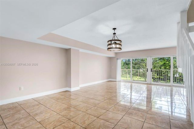 9937 NW 9th St Circle 1219, Miami, FL 33172