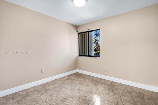 9937 NW 9th St Circle 1219, Miami, FL 33172