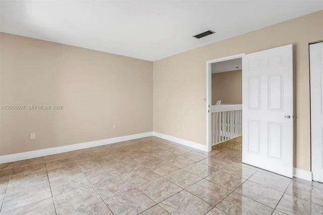 9937 NW 9th St Circle 1219, Miami, FL 33172