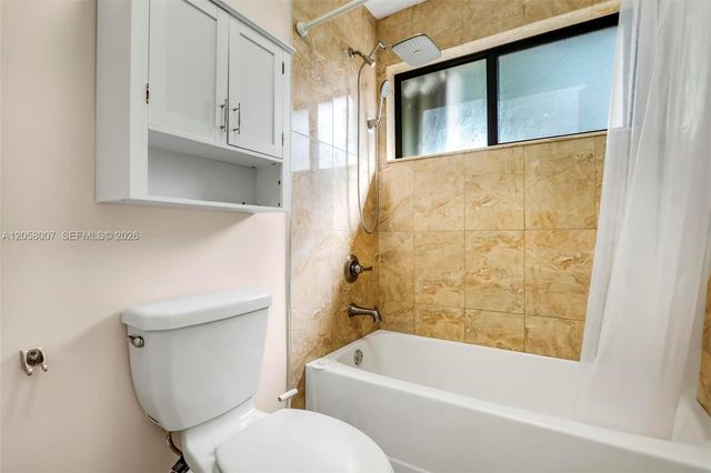 9937 NW 9th St Circle 1219, Miami, FL 33172