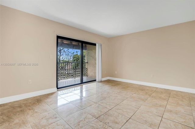 9937 NW 9th St Circle 1219, Miami, FL 33172