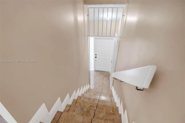 9937 NW 9th St Circle 1219, Miami, FL 33172
