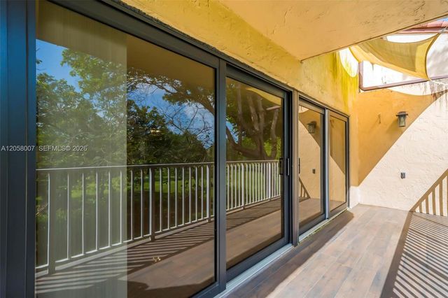 9937 NW 9th St Circle 1219, Miami, FL 33172