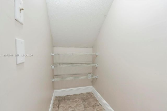 9937 NW 9th St Circle 1219, Miami, FL 33172