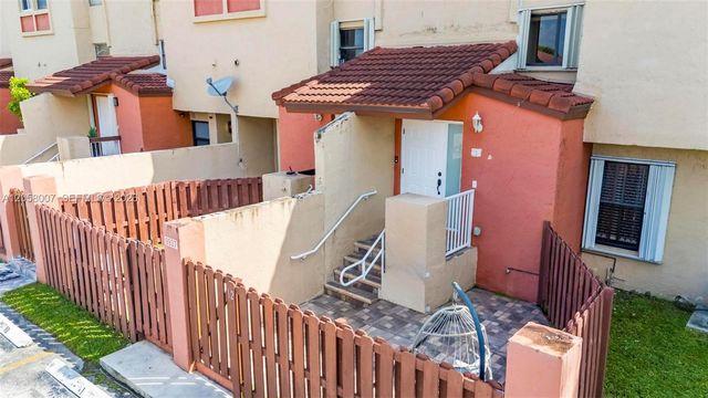 9937 NW 9th St Circle 1219, Miami, FL 33172