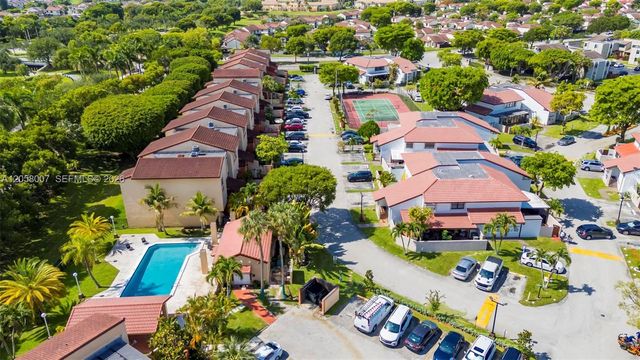 9937 NW 9th St Circle 1219, Miami, FL 33172