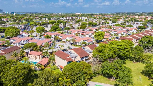 9937 NW 9th St Circle 1219, Miami, FL 33172