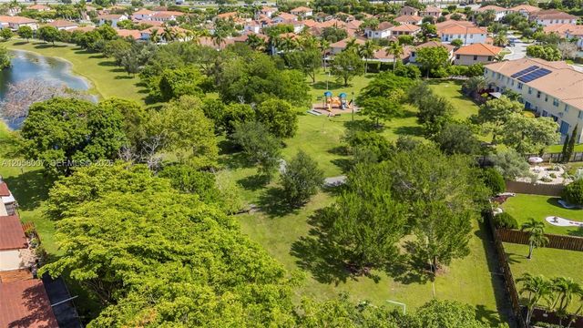 9937 NW 9th St Circle 1219, Miami, FL 33172