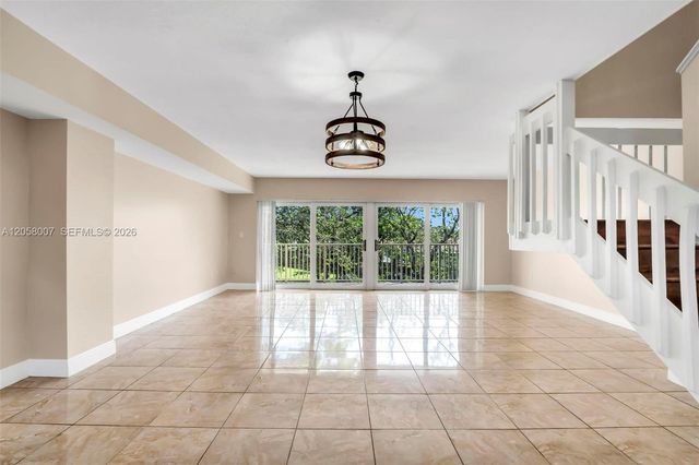 9937 NW 9th St Circle 1219, Miami, FL 33172