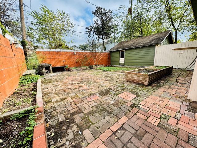 1410 Walton Street, Houston, TX 77009