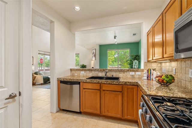 2 Reeds Peak, Santa Fe, NM 87508