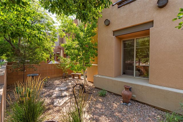 2 Reeds Peak, Santa Fe, NM 87508