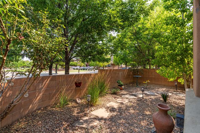 2 Reeds Peak, Santa Fe, NM 87508
