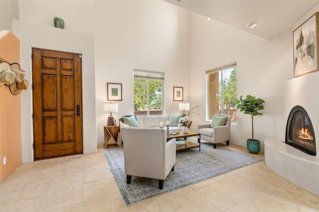 2 Reeds Peak, Santa Fe, NM 87508