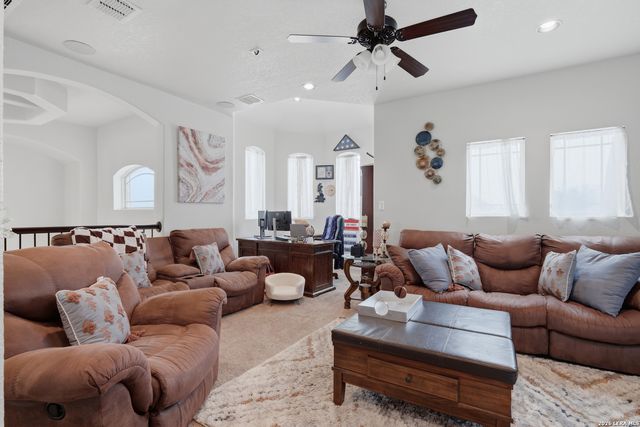13507 Falls Summit, San Antonio, TX 78245