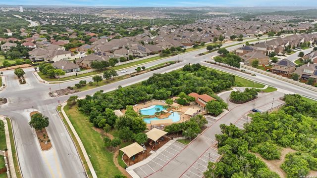 13507 Falls Summit, San Antonio, TX 78245