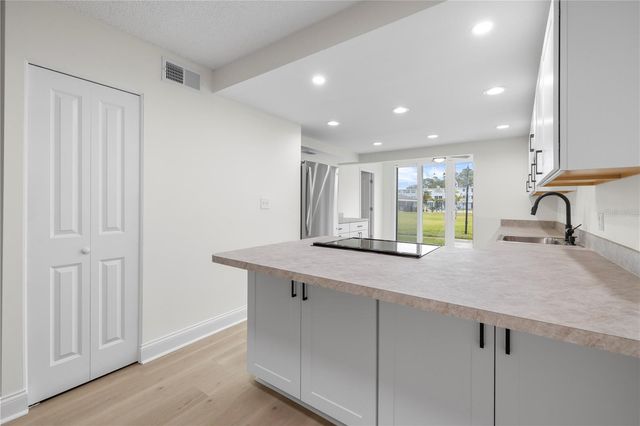 4715 BAY STREET NE 123, St Petersburg, FL 33703