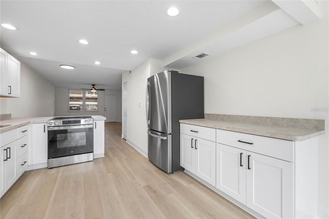 4715 BAY STREET NE 123, St Petersburg, FL 33703