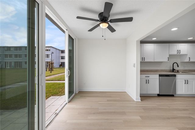 4715 BAY STREET NE 123, St Petersburg, FL 33703