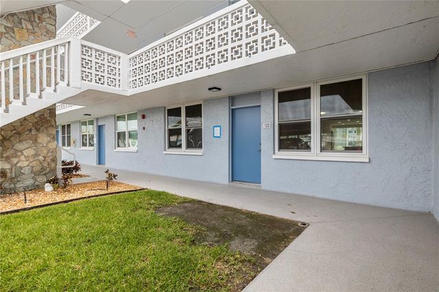 4715 BAY STREET NE 123, St Petersburg, FL 33703