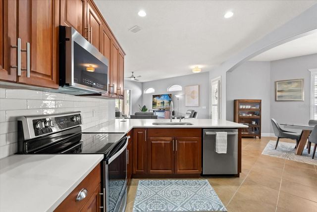 112 LOWER LAKE COURT, Debary, FL 32713