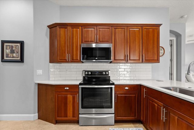 112 LOWER LAKE COURT, Debary, FL 32713