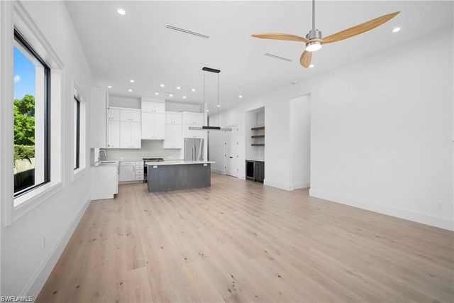 786 107th AVE N, Naples, FL 34108
