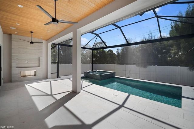 786 107th AVE N, Naples, FL 34108