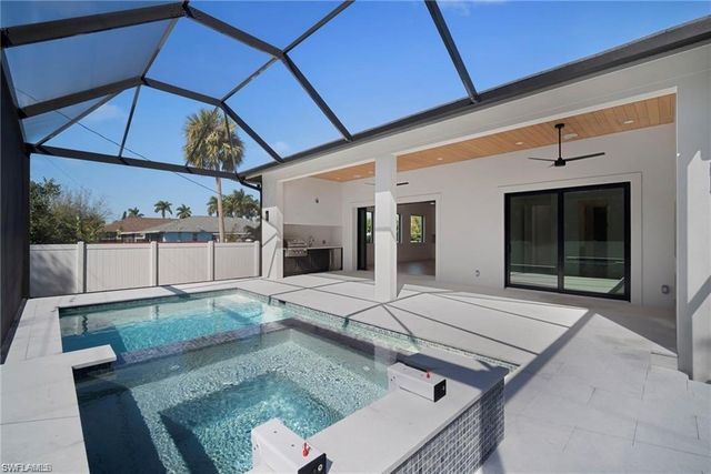 786 107th AVE N, Naples, FL 34108