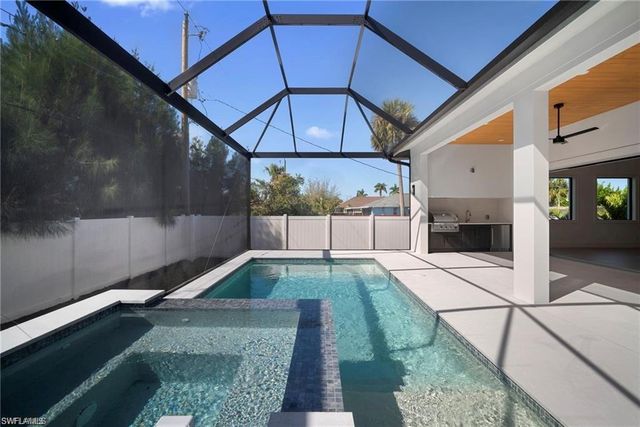 786 107th AVE N, Naples, FL 34108