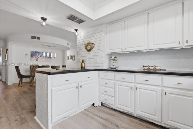 1040 Crystal Lake Dr 3, Deerfield Beach, FL 33064