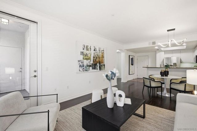 9253 Regents Rd A206, La Jolla, CA 92037