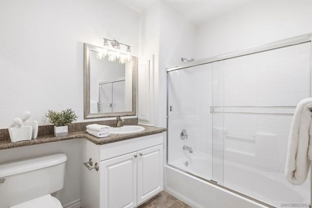 9253 Regents Rd A206, La Jolla, CA 92037