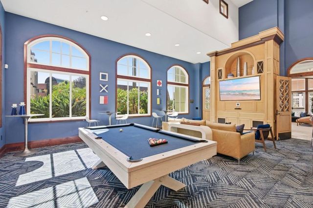 9253 Regents Rd A206, La Jolla, CA 92037