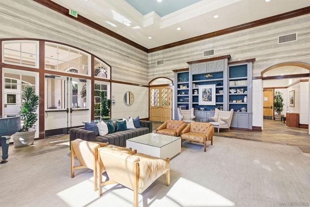 9253 Regents Rd A206, La Jolla, CA 92037