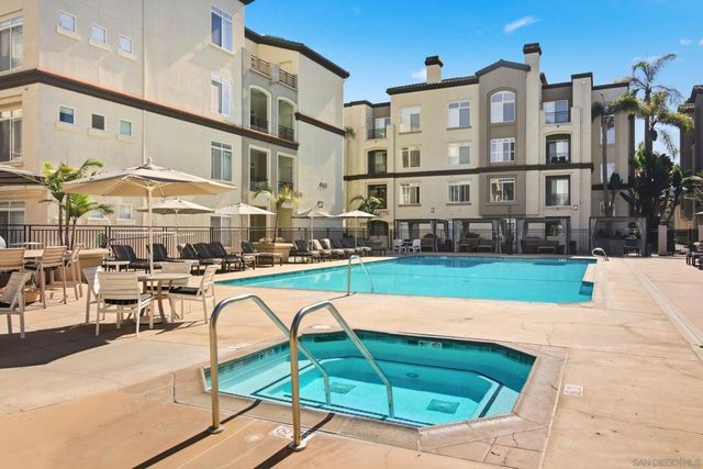 9253 Regents Rd A206, La Jolla, CA 92037