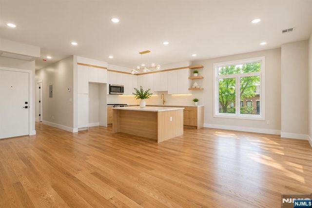 393 Myrtle Avenue, Irvington, NJ 07111
