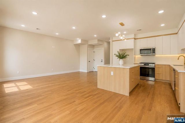 393 Myrtle Avenue, Irvington, NJ 07111