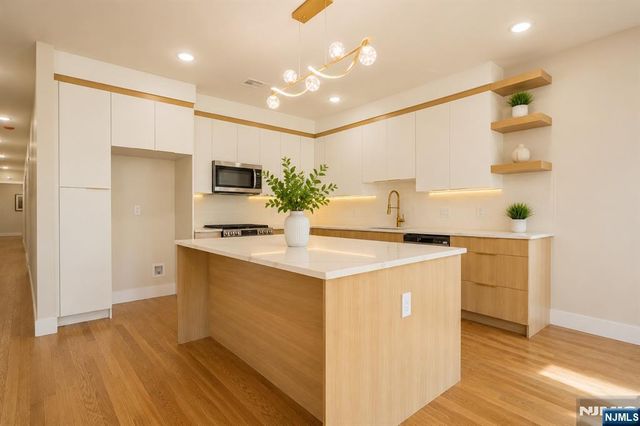 393 Myrtle Avenue, Irvington, NJ 07111
