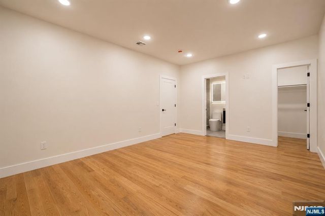 393 Myrtle Avenue, Irvington, NJ 07111