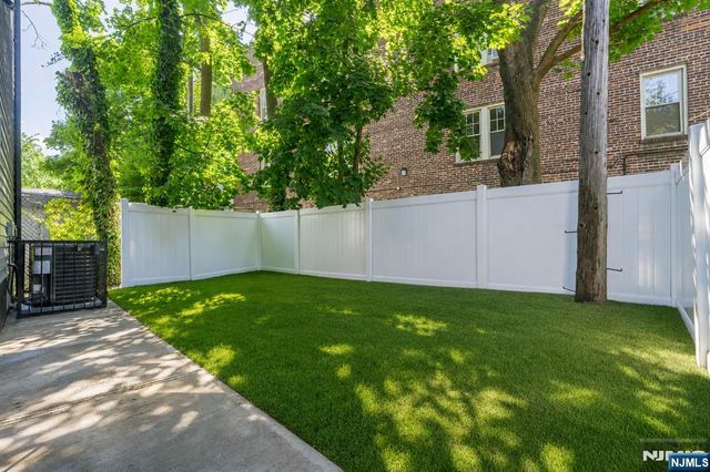393 Myrtle Avenue, Irvington, NJ 07111