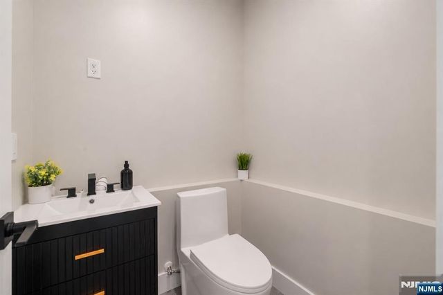 393 Myrtle Avenue, Irvington, NJ 07111