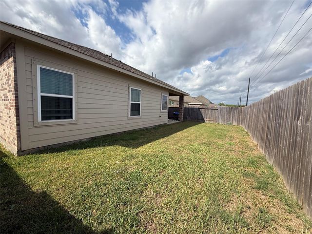 7914 Brooks Crossing Drive, Baytown, TX 77521