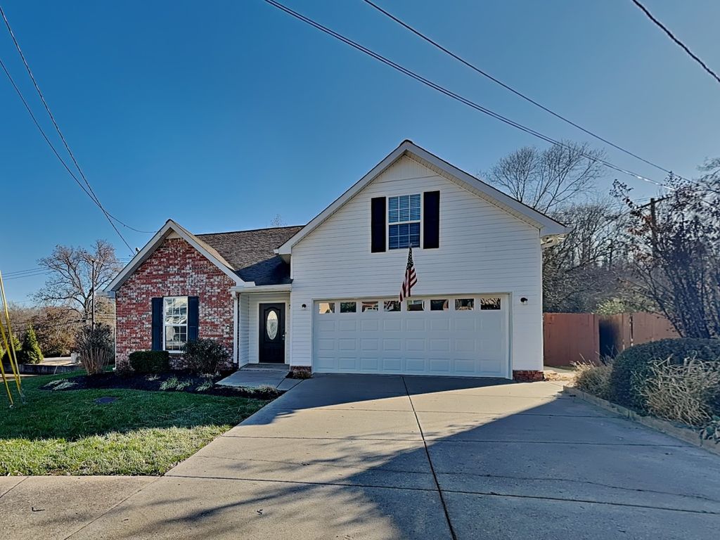 308 Canal Ct, Hermitage, TN 37076