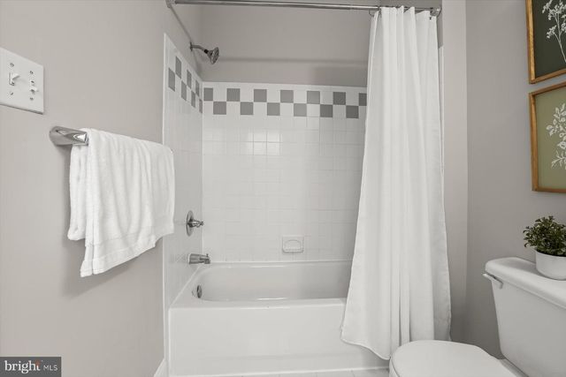2025 EASTERN AVE, Baltimore, MD 21231